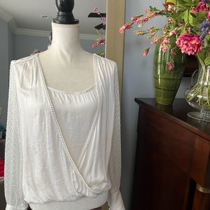White House Black Market Pretty Silky blouse Sz 8 NWT